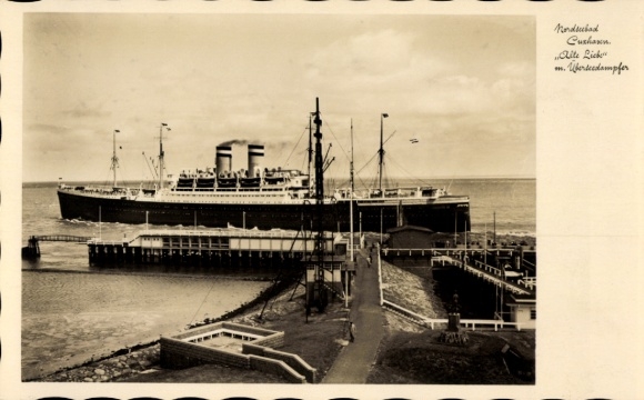 Postcard North Sea resort Cuxhaven, ship in the harbor, steamer, North Sea resort, view of the water