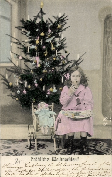 Ak Gefeliciteerd Kerstmis, meisje met pop bij de kerstboom