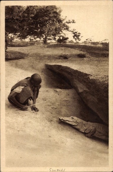 Postcard Sinende Benin Dahomey, Le Caiman Fetiche