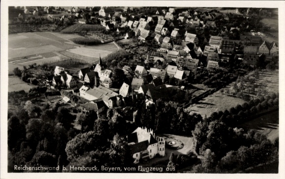 Ak Reichenschwand Mittelfranken, Luftaufnahme von Reichenschwand, Wohngebäude, Felder, Bayern