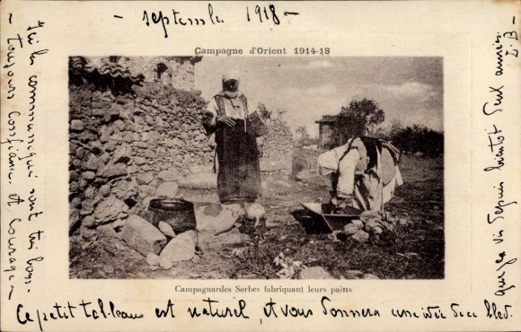 CPA Campagne d'Orient 1914-1918, Campagnardes Serbes fabriquant leurs bóle