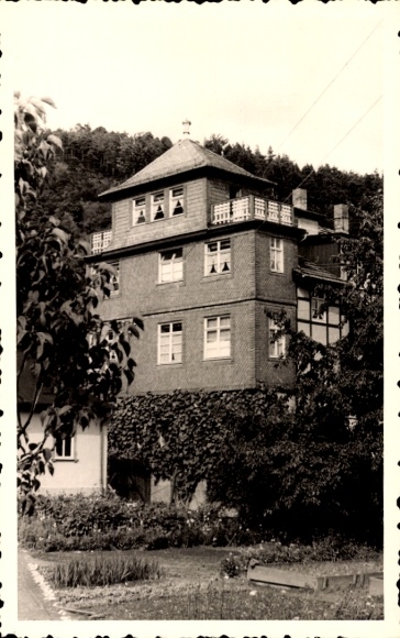 Ak Sitzendorf in Thüringen, Haus Kirsten, dreigeschossiges Gebäude, Garten, umgeben von Bäumen