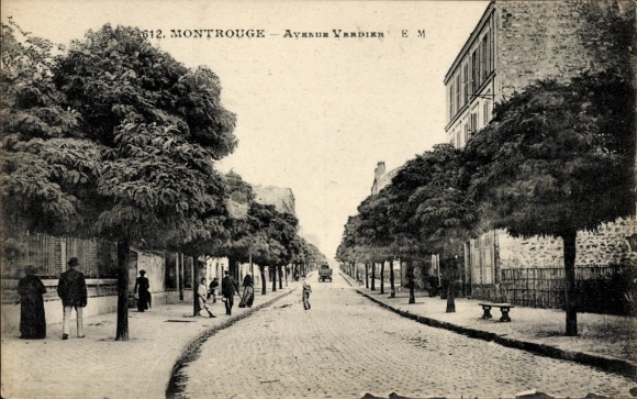 Picture Montrouge Hauts de Seine, Avenue Vardier, trees, street, people, car