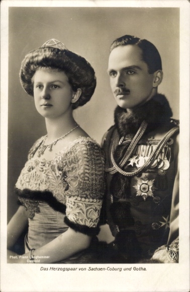 Postcard Duke Carl Eduard of Saxe Coburg Gotha, Victoria Adelheid, portrait