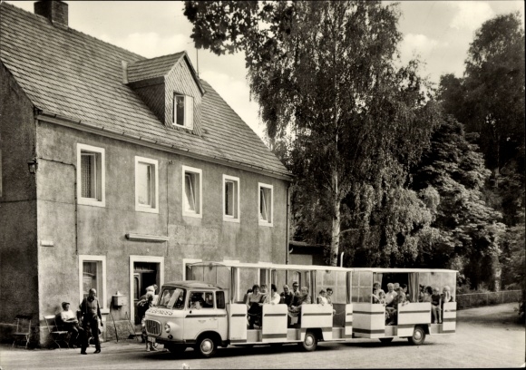 Ak Reudnitz Cavertitz Dahlener Heide Saksen, Een Robur LO 3000-bus rijdt voorbij een halte...