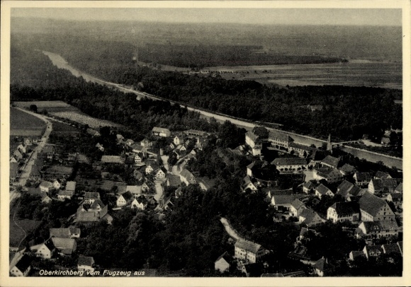 Ak Oberkirchberg Illerkirchberg in Württemberg, Luftaufnahme von  idyllische Landschaft, flüssige