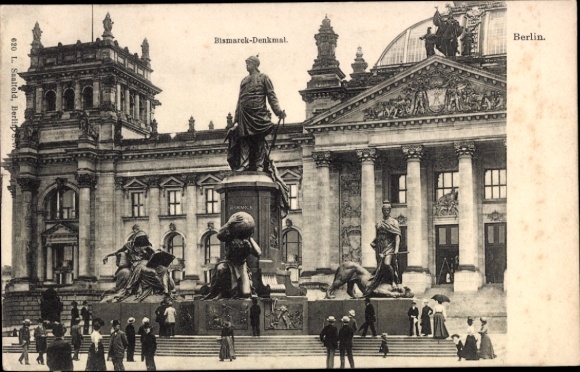 Ak Berlin Tiergarten, Bismarckdenkmal vor dem Reichstagsgebäude