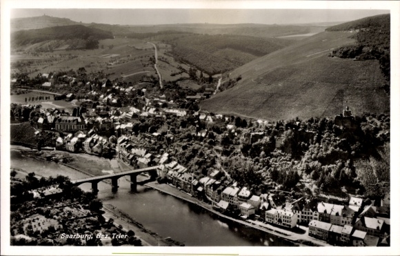 Ak Saarburg Saar bei Trier Rheinland Pfalz, Fliegeraufnahme
