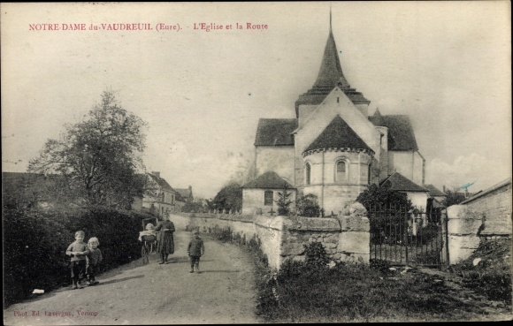 Postcard Notre Dame du Vaudreuil Eure, the Church and the Road