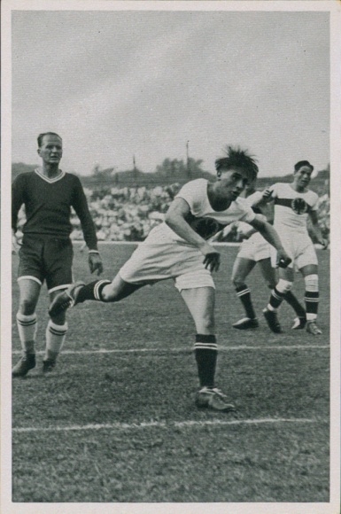 Collector's card Olympic Games 1936, handball national campaign Germany Austria, striker