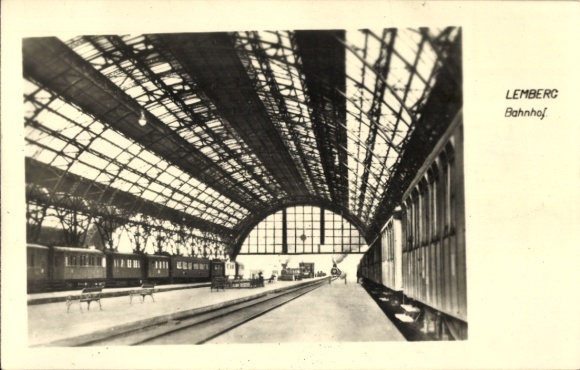 Photo Postcard Lwiw Lwów Lemberg Ukraine, railway station, track side