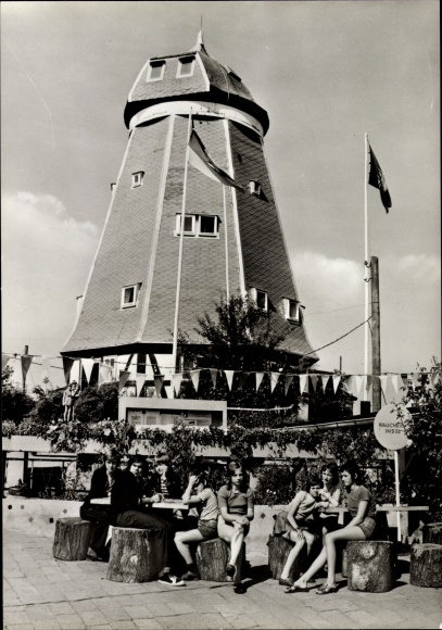 Ak Röbel an der Müritz, Jugendherberge, Windmühle