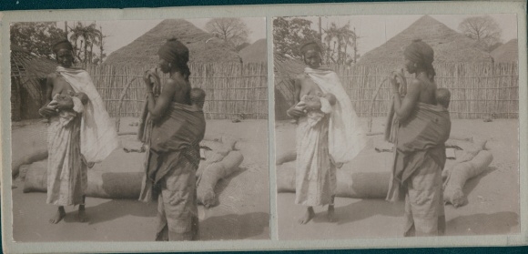 Stereo photo Gambia, villagers, children, straw huts, world trip 1914