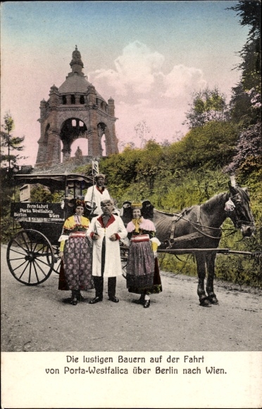 Postcard Porta Westfalica in North Rhine Westphalia, farmers in Wesertal costume, Fat Henry, carriage