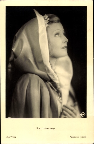 Postcard Actress Lilian Harvey, portrait