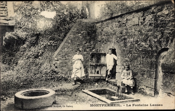 Ak Montfermeil Seine Saint Denis, La Fontaine Lassau