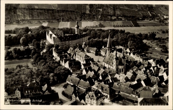 Ak Weikersheim in Tauberfranken Württemberg, Luftbild, Schloss