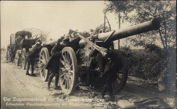 Postcard Collapse of the Italian Army in Venetia, captured flat-field gun, engine covering