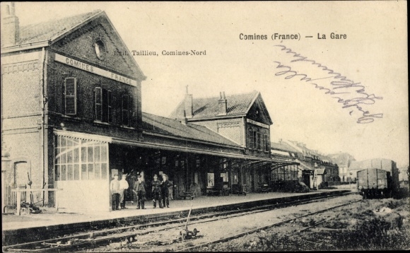 Postcard Comines Nord, railway station, track view