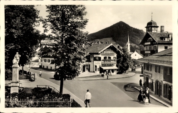 Postcard Schliersee in Upper Bavaria, church, inns and passers-by
