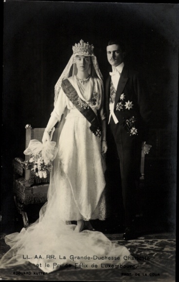Ak Großherzogin Charlotte von Luxemburg mit Prinz Felix von Bourbon-Parma, Portrait
