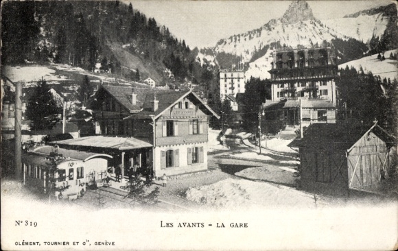 Ak Les Avants Montreux Kanton Waadt, La Gare, Bahnhof mit Grand Hotel