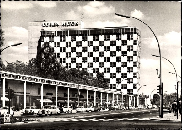 Postcard Berlin Tiergarten, Hilton Hotel, Budapester Strasse 2