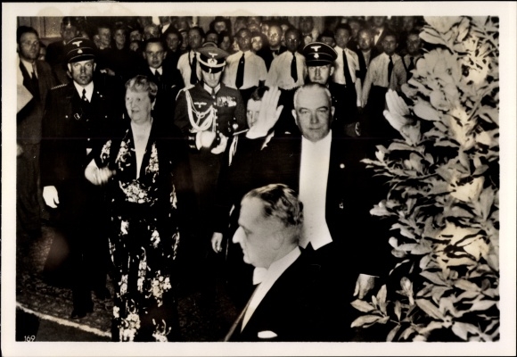 Foto Hoffmann, Prag, Deutsches Theater, Reichsprotektor von Neurath und Frau, Deutsche Kulturwoche