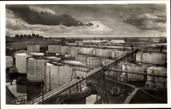 Postcard Constanța Konstanza Romania, View in the port, Port, Oil silos