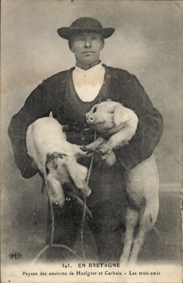 Postcard In Brittany, Farmer from the area around Huelgoat and Carhaix, The three friends