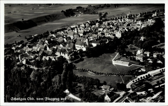 Ak Schongau am Lech Opper-Beieren, luchtfoto van veel huizen en landschap zichtbaar, zwart