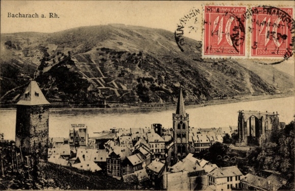 Bacharach am Rhein, beautiful city view, historical buildings, Rhine, castle, vineyards