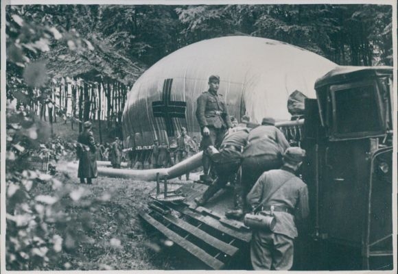 Photo Wehrmacht soldiers in uniforms, captive balloon is filled, Wehrmacht, II WW