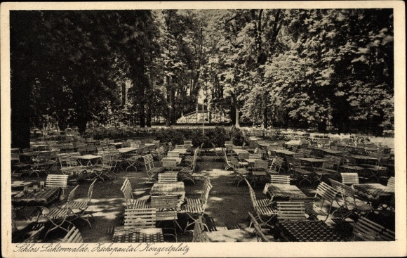 Ak Lichtenwalde Niederwiesa im Kreis Mittelsachsen, Schloss Lichtenwalde, Konzertplatz, Bestuhlung