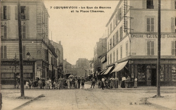 Postcard Courbevoie Hauts de Seine, 7 La Rue de Bezons, Place Charras, old street view