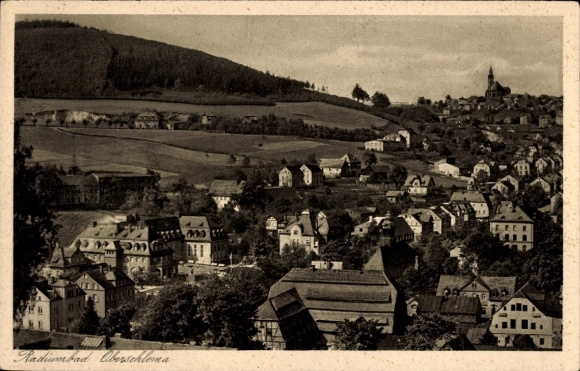 Ak Oberschlema Bad Schlema im Erzgebirge, Landschaft mit Häusern, Kirche, Wald, Berge