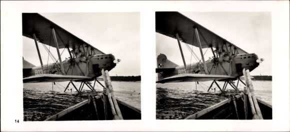 Stereo spatial image photo &quot;The soldiers of the leader in the field&quot; No: 14, captured Poland. Airplane on Hela
