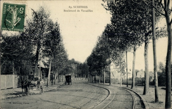 Ak Suresnes Hauts de Seine, Boulevard de Versailles, schöne Allee, Kutschen, Bäume, Ruhe