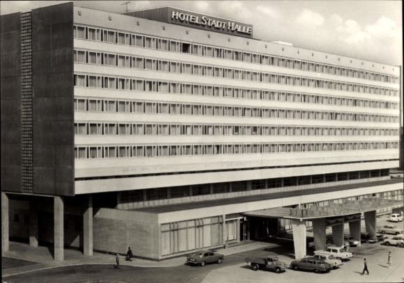 Postcard Halle an der Saale, Hotel Stadt modern building, architectural motif