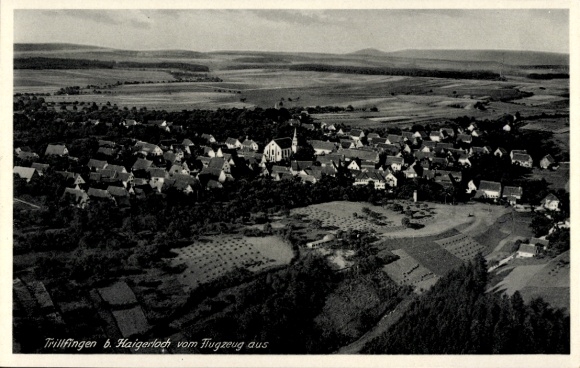Ak Trillfingen Haigerloch im Zollernalbkreis, Luftaufnahme, Trillfingen, Häuser, Felder, Kirche