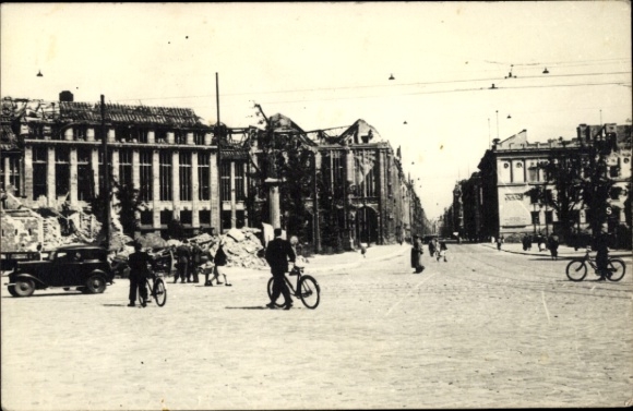 Ak Berlin Mitte, verwoeste Leipziger Platz met Wertheimhaus, puin