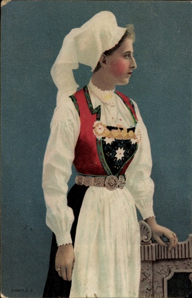 Postcard Norway, young woman in folk costume