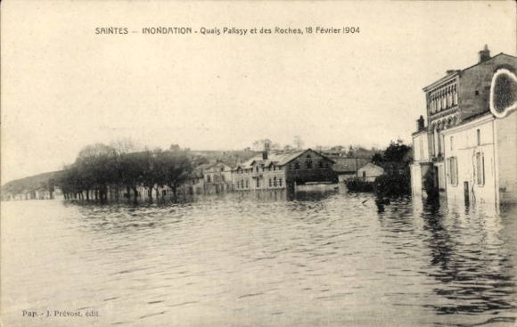 CPA Saintes-Charente-Maritime, Inondation, Quais Palissy et des Roches 1904