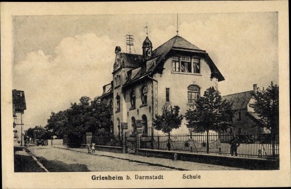 Postcard Griesheim in Hesse, school, exterior view from the street