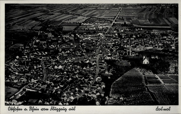 Ak Osthofen in Rheinhessen, Luftaufnahme von  Landschaft, Häuser, Kirche