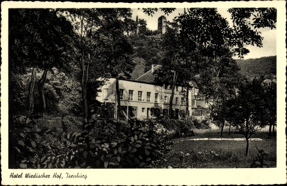 Postcard Isenburg im Westerwald, view of the partially covered Hotel Wiedischer Hof