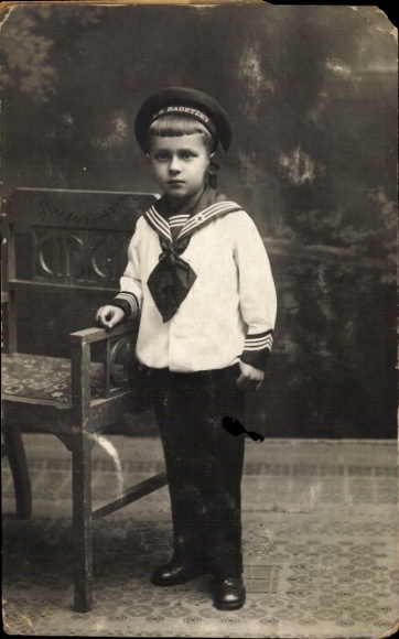 Foto Ak Junge in Matrosenanzug, Mützenband Radetzky
