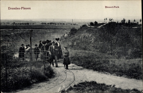 Postcard Dresden Plauen, Bienert Park, walking path