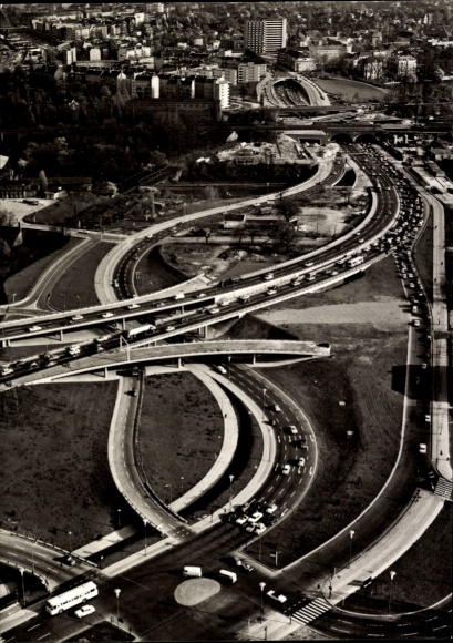 Ak Berlin Charlottenburg, Bahnhof Zoo, Aussicht vom Funkturm, Stadtring  Autobahn, Verkehr,