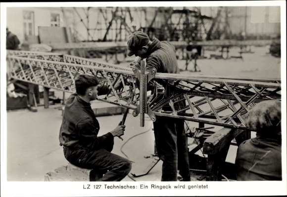 Collector's card Zeppelin World Tours No. 70 LZ 127 Technical, A ring corner is riveted